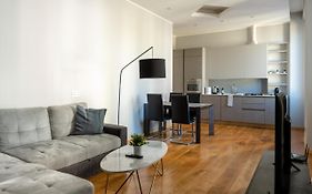 5 Min Duomo Luxury Home In Brera Design District